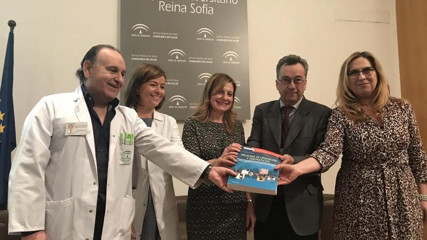 Marina Álvarez presenta la guía &#039;Medicina de Urgencias y Emergencias&#039; para especialistas