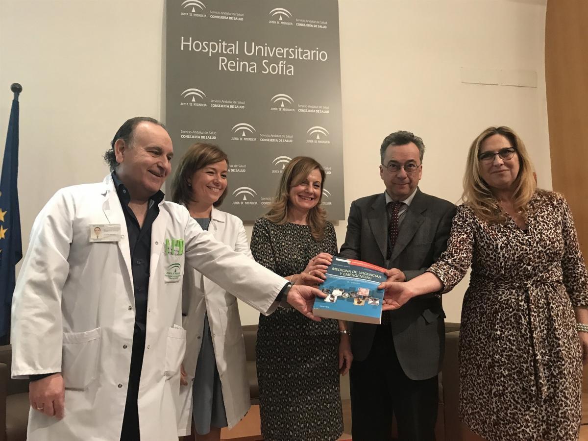 Marina Álvarez presenta la guía 'Medicina de Urgencias y Emergencias' para especialistas
