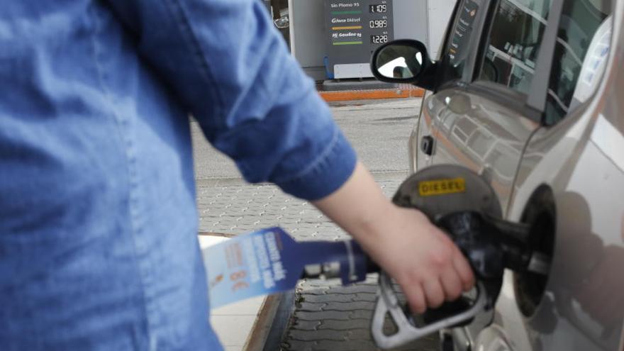 10 gasolineras baratas para llenar el depósito en Alicante