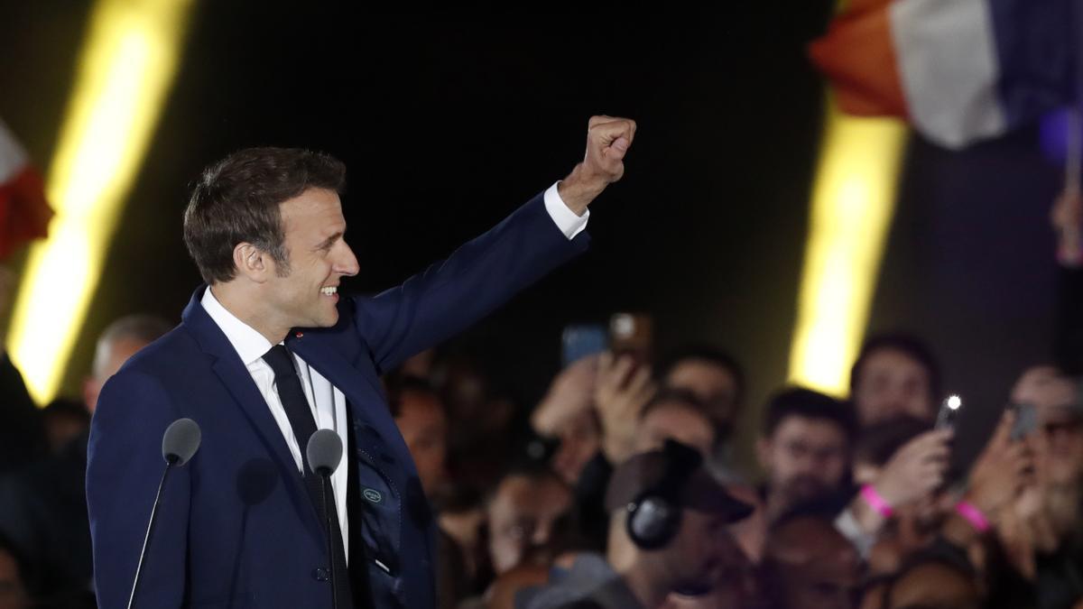 Emmanuel Macron celebra su victoria electoral.