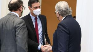 Iberdrola i Endesa avisen el Govern que no tenen els beneficis extra que retallarà el nou impost