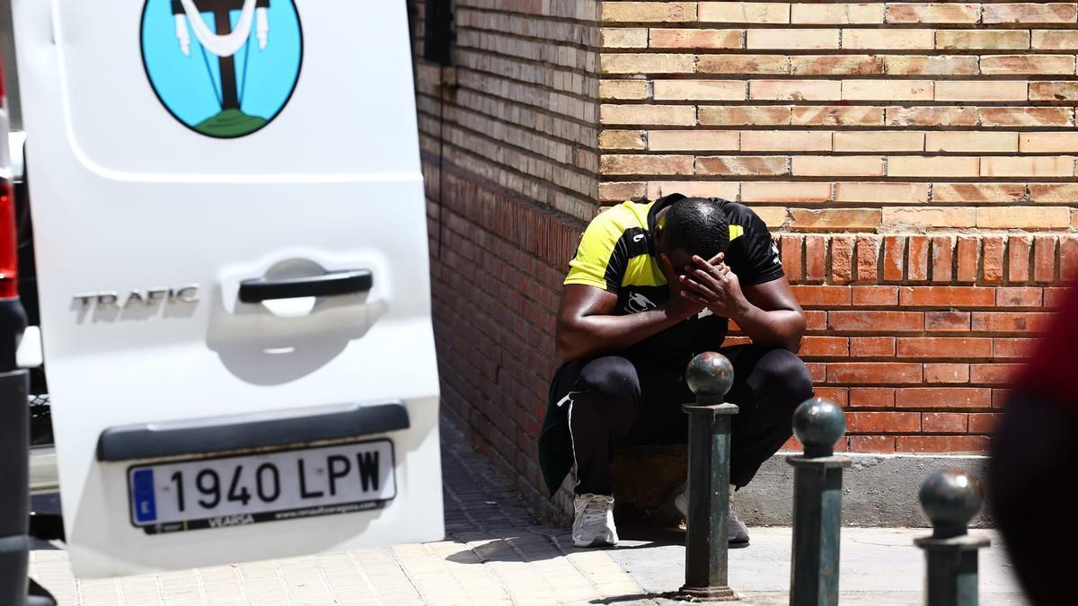 En imágenes | Muere un bebé de 16 meses tras caer de un sexto en el barrio de Las Fuentes