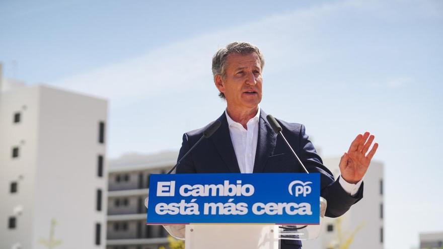 Feijóo da su apoyo a Juanma Moreno en su negociación para gobernar Andalucía en solitario mientras se dispara la tensión en Vox
