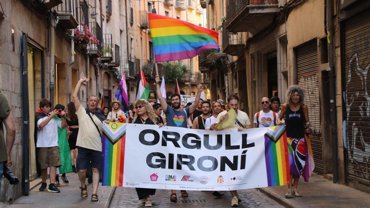 Moment de la manifestació per l'orgull a Girona.