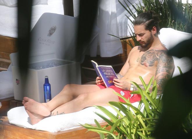 Maluma de playeo con Prince Royce