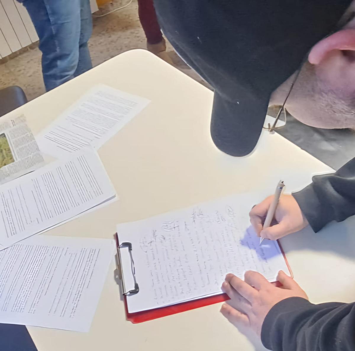 Recogida de firmas contra las plantas de baterías eléctricas de Meirás.