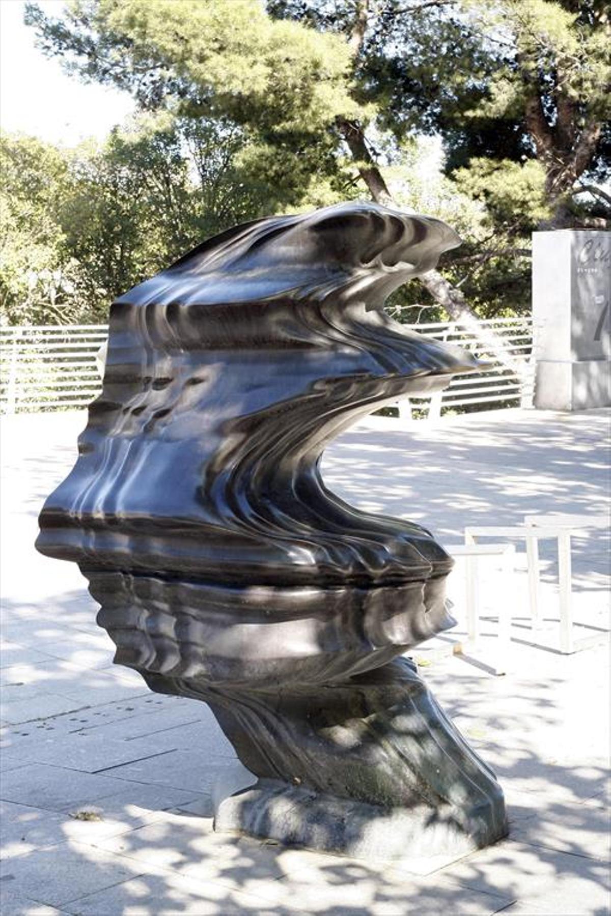 ‘Wild Relative’, de Tony Cragg
