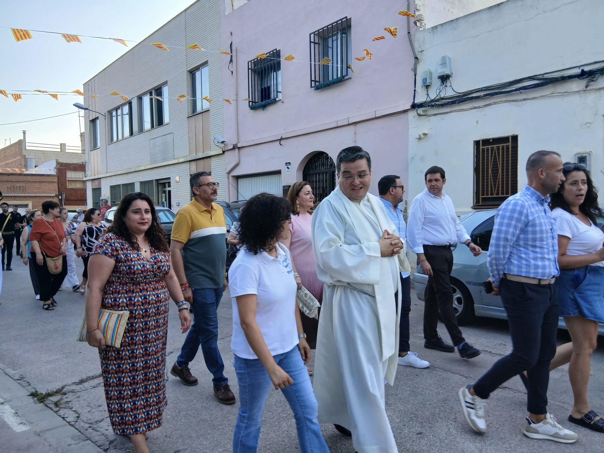 Misa y procesión en las fiestas del barrio El Progreso en Vila-real
