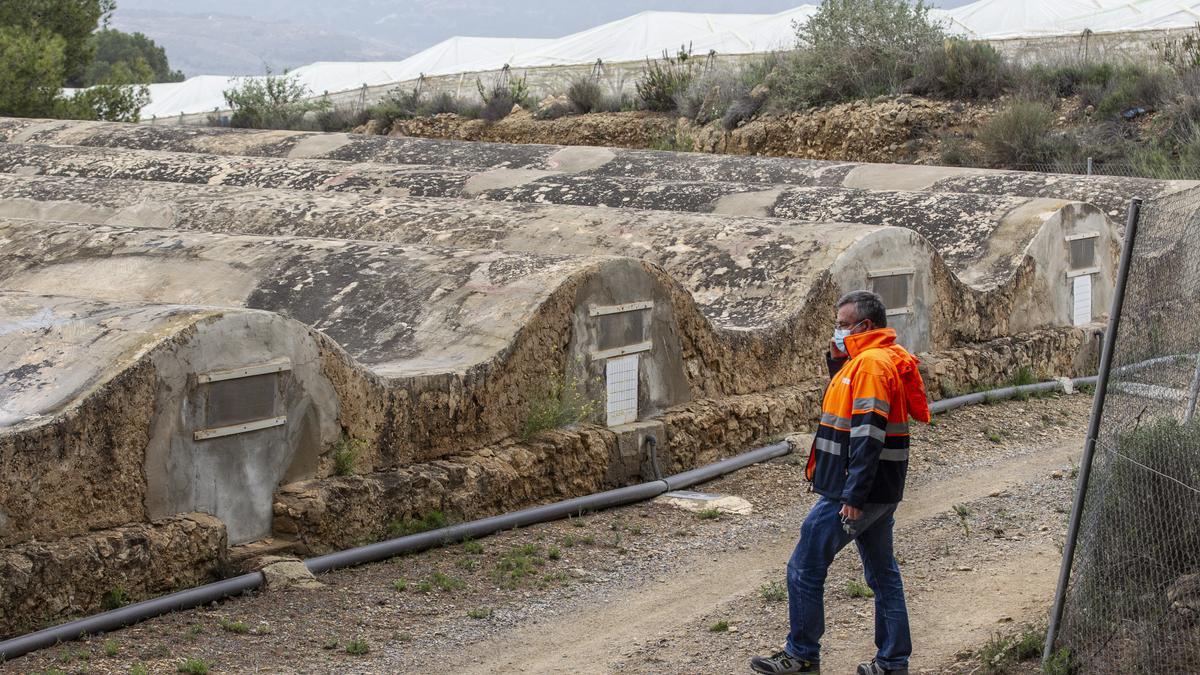 Los depósitos, pese a su innegable valor histórico, no están incluidos en el Catálogo Municipal de Espacios y Bienes Protegidos.