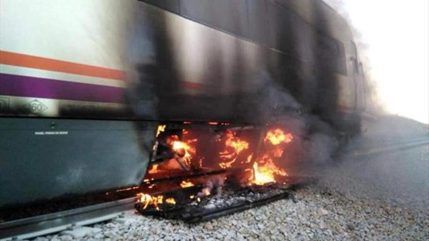 «Tuvimos que bajar por la puerta contigua al incendio»