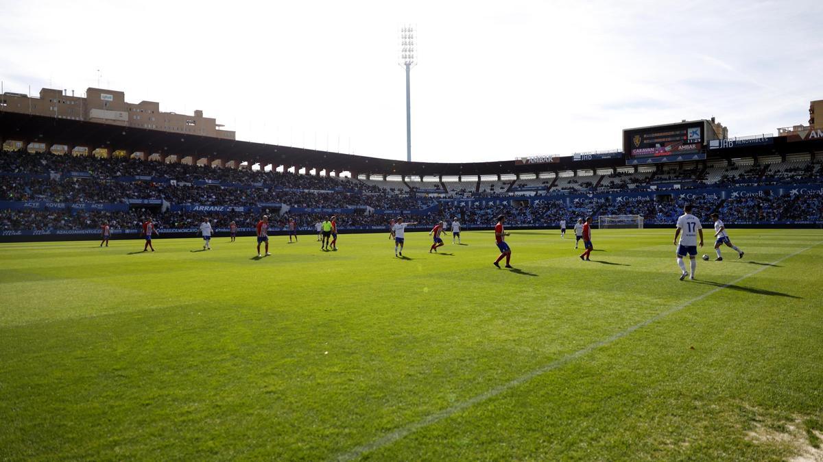 Césped de La Romareda en el partido de Aspanoa celebrado el domingo 12 de noviembre de 2023