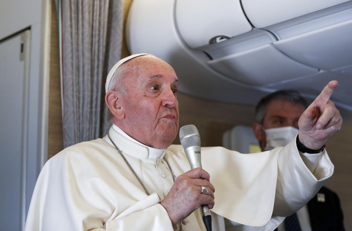 El papa afirma que va viatjar a l’Iraq després de pensar-ho molt i coneixent els riscos