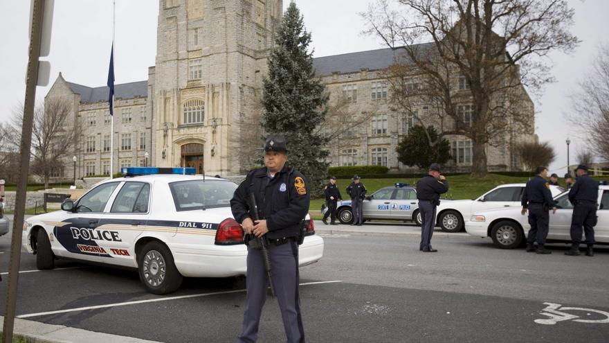 Un muerto y cuatro heridos en un tiroteo cerca de una universidad en EEUU