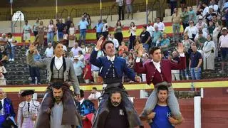 Andy Cartagena, Lea Vicens y Hermoso de Mendoza, a hombros en Plasencia tras cortar dos orejas cada uno