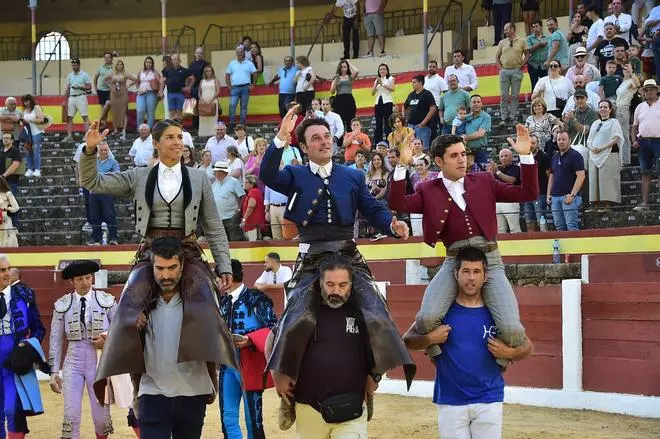 Fotogalería | Las imágenes de la corrida de rejones de la feria de Plasencia