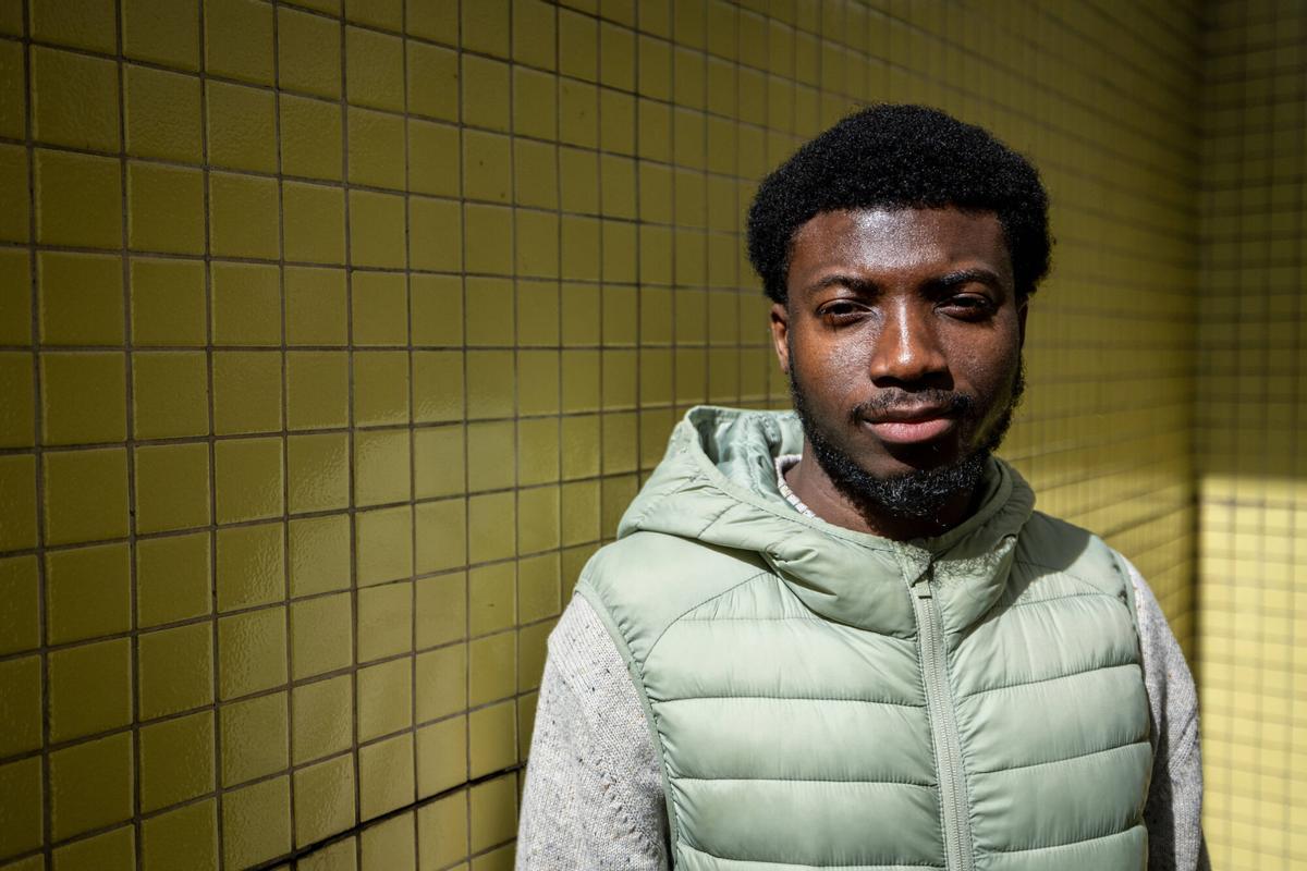 Allidu Adamu, un joven migrante extutelado que está estudiando para ser soldador.