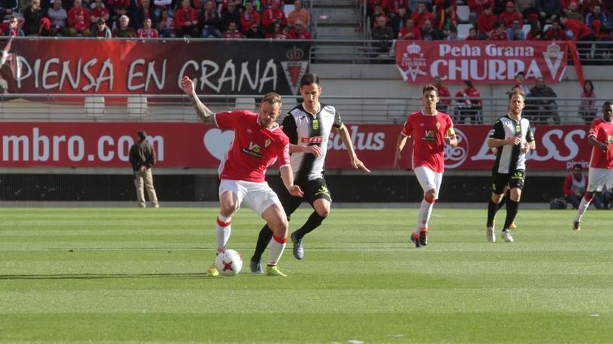 Imagen del derbi de la temporada pasada entre el Real Murcia y el Cartagena.