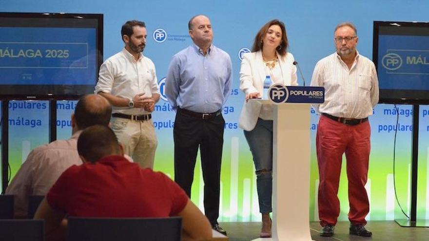 Carmona, Barón, Del Cid y Villanova, en la rueda de prensa del PP malagueño.