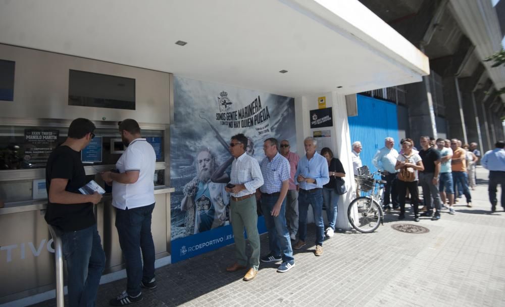 El atacante deportivista ha estado esta mañana en la Oficina de Atención al Socio.