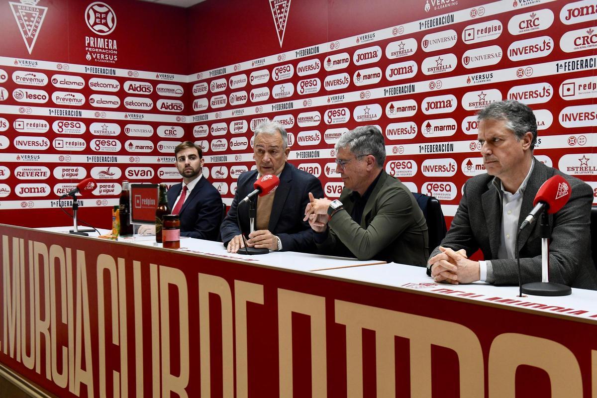 Felipe Moreno e Higinio Pérez en sala de prensa junto a Juanjo Fernández y Germán Maldonado