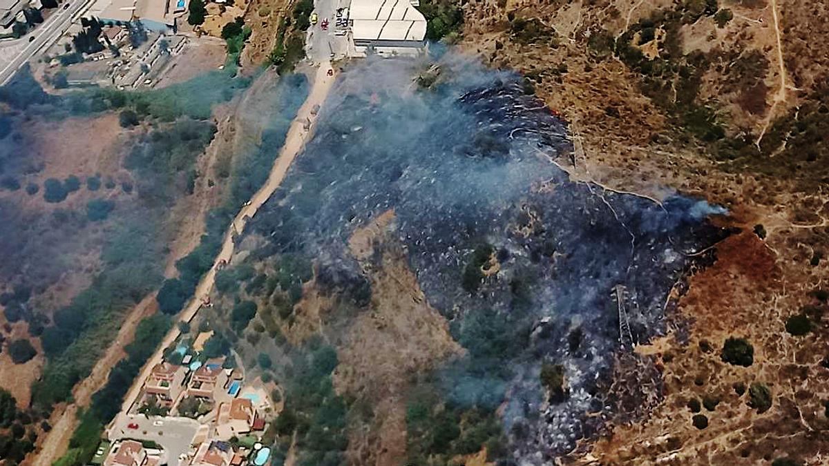 Incendio en Sant Vicenç dels Horts, que obliga al confinamiento preventivo