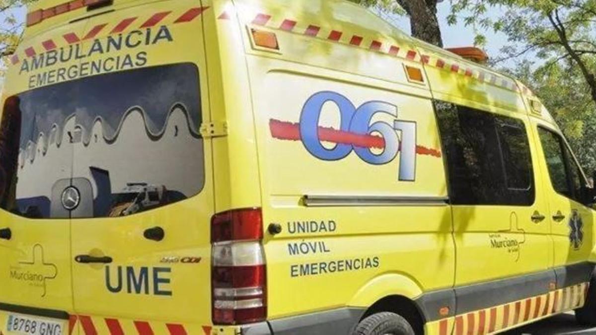 Imagen de archivo de una ambulancia del 061 de la Región de Murcia.