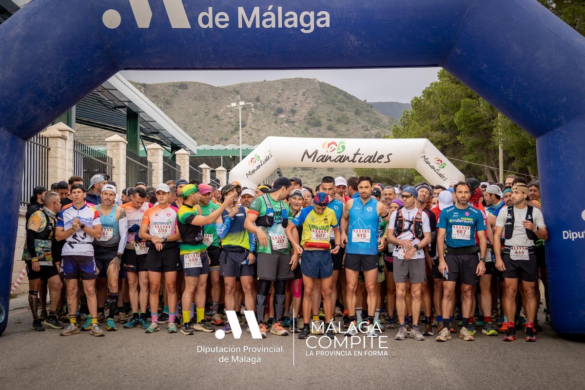 Momento de la salida de la carrera por montaña Cañada del Lobo en Torremolinos.