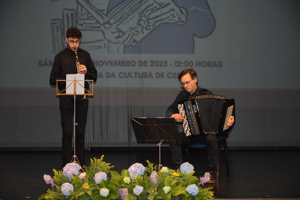 Martín Castiñeira, esquerda, e Fernando Fraga puxeron a música.