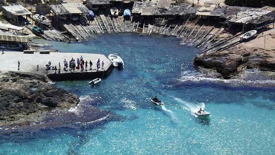 Vista aérea del muelle de es Caló.