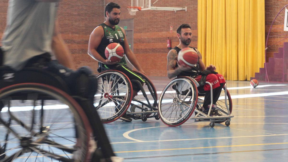 Jugadores del Mideba, en el primer entrenamiento de la pretemporada.