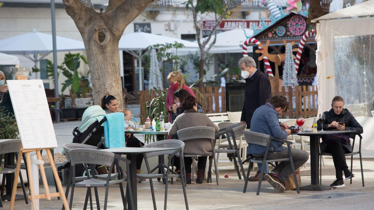 Vuelve la vida a las terrazas de la isla a partir del lunes.