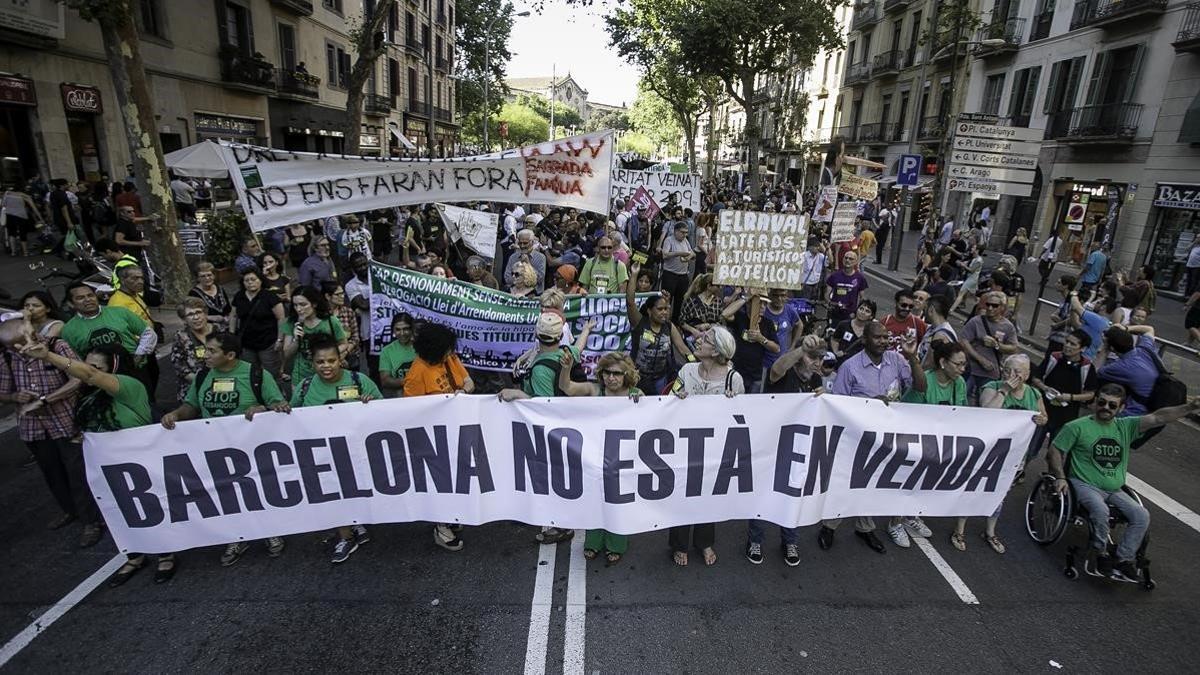 Manifestación contra el acoso inmobiliario en Barcelona.