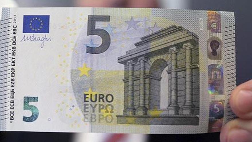 El nuevo billete de 5 euros.