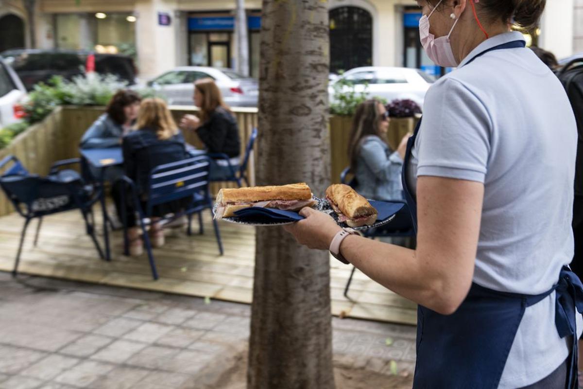 El nou pla d’usos de l’Eixample vol preservar el comerç de proximitat i el veïnat