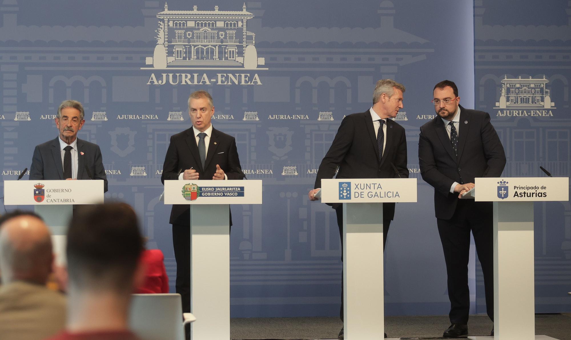 En imágenes: Así fue la cumbre de Vitoria, con los presidentes de Asturias, País Vasco, Galicia y Cantabria