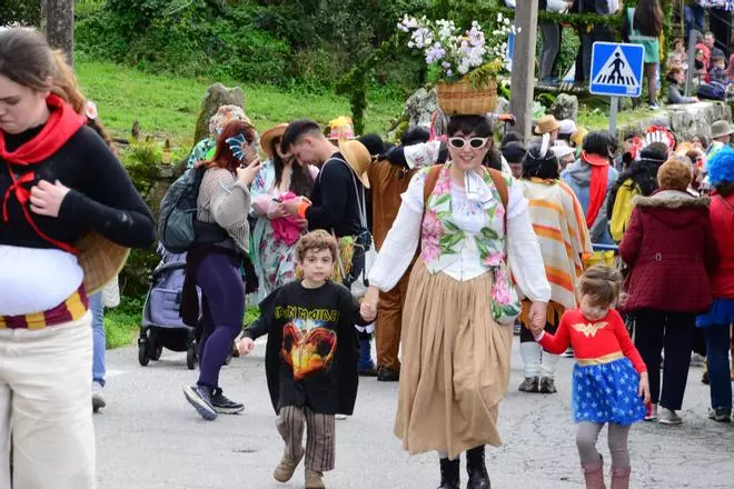 Colorido en el Martes de Entroido en O Hío