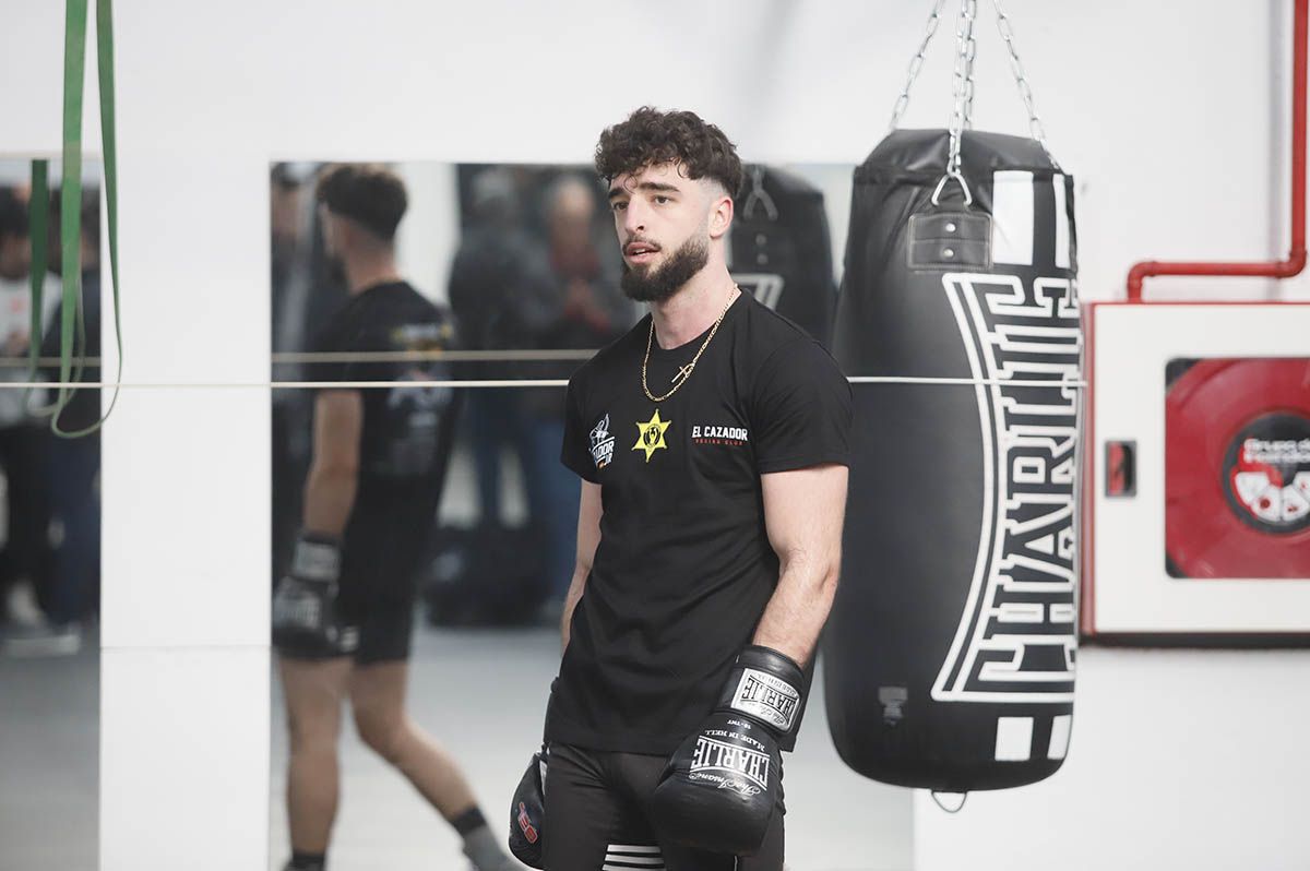 La preparación de El Cazador para el título nacional de boxeo en Córdoba