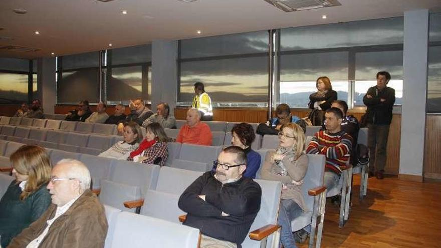 Asamblea de trabajadores municipales de Cangas. // S.A.