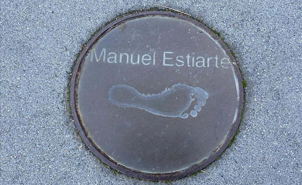 La huella descalza de Manuel Estiarte, pie egipcio, indiscutiblemente.
