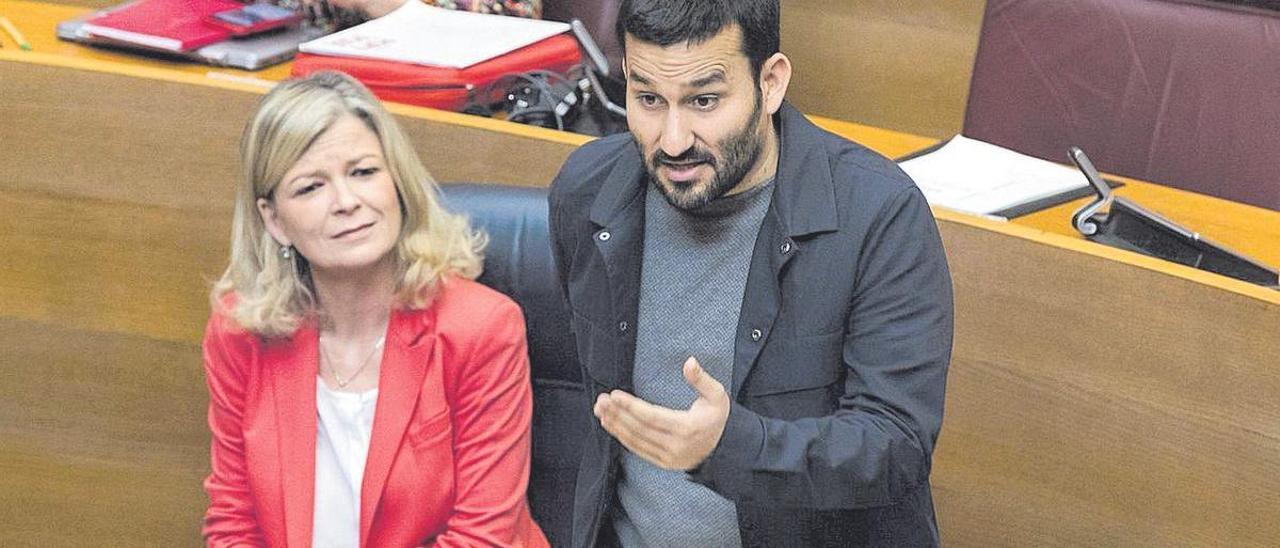 La consellera de Justicia, Gabriela Bravo, y el conseller de Educación, Vicent Marzà.