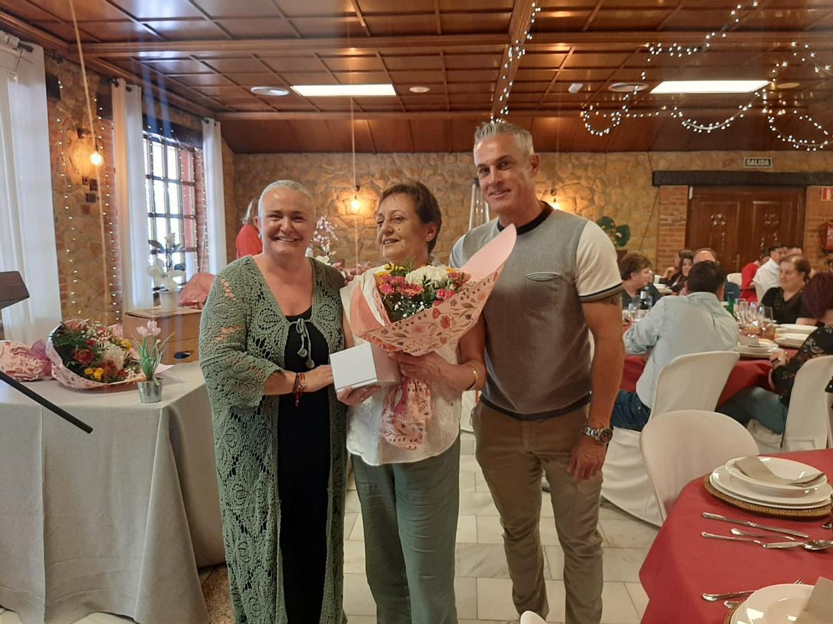 Llanera homenajea a los funcionarios por Santa Rita