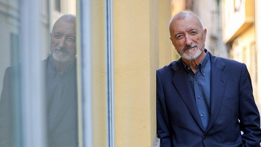 Pérez-Reverte y Jesús García Calero conversarán sobre literatura y aventura en Murcia