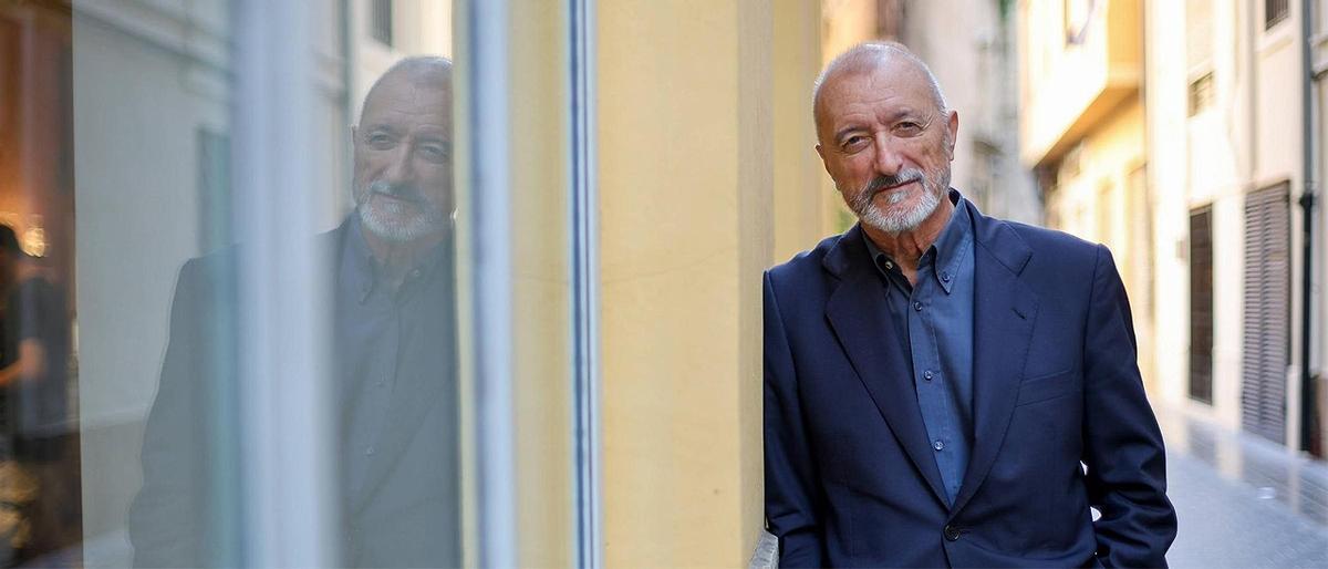 Arturo Pérez-Reverte.