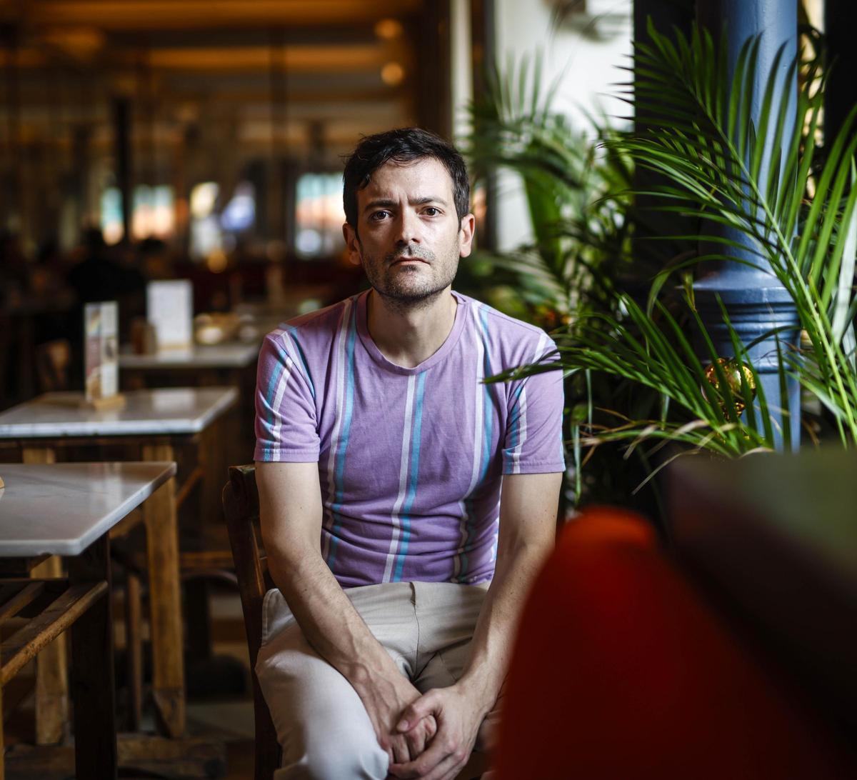 El cineasta y escritor Julián Génisson viajará este jueves a Ibiza para presentar su último libro, ‘Deshacer el ridículo. Tratado sobre la risa’.