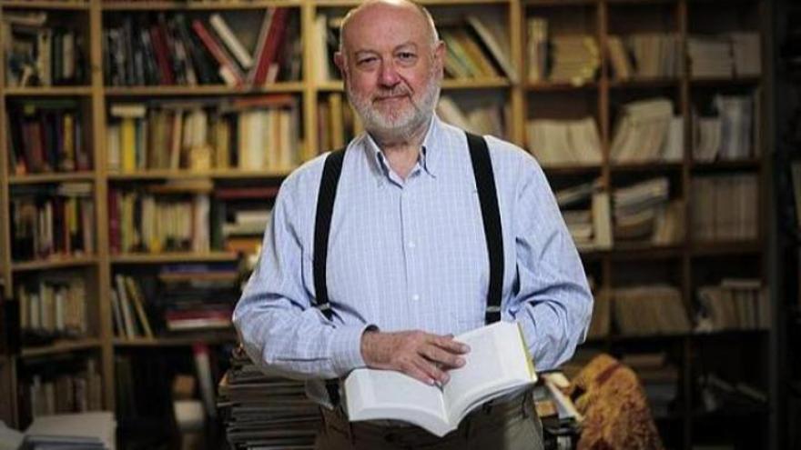 Fundación Ibercaja - Martes de libros con Juan Eslava Galán
