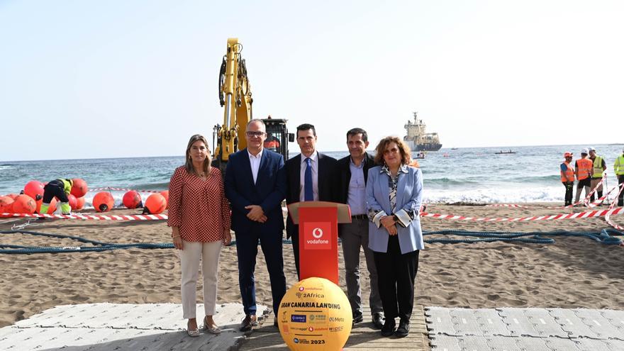 La empresa Vodafone España y el Cabildo de Tenerife, a través de Canalink, conectan las Islas Canarias con la Península Ibérica desde Telde