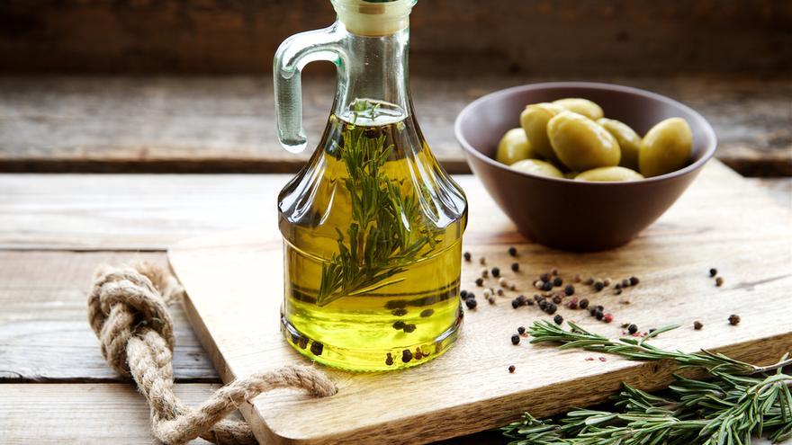 Aceite de oliva, ¿cuál es el consumo diario que ayuda a alargar la vida?
