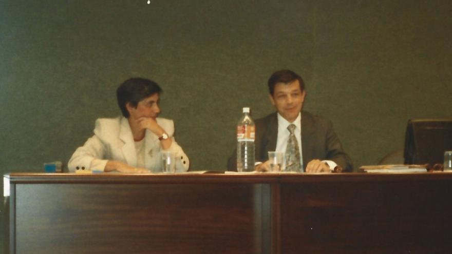 Luis Miguel Pino Campos y la doctora Juana Sánchez-Gey durante una conferencia.