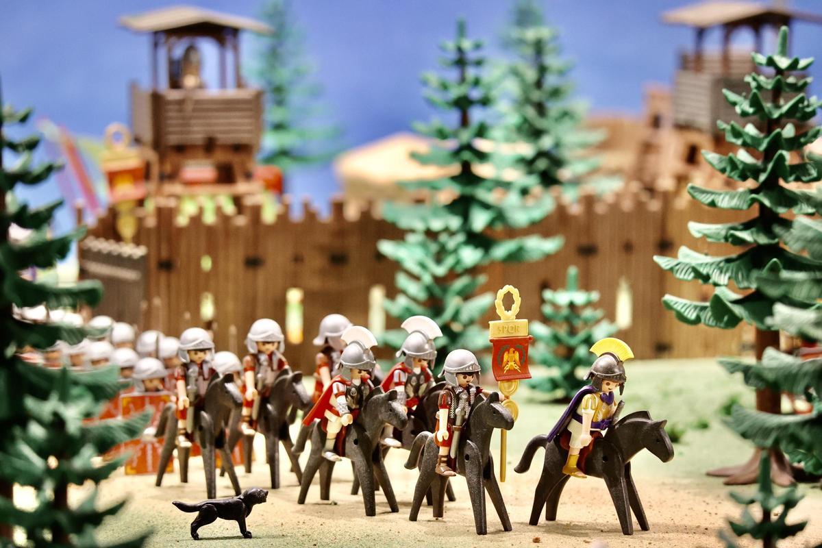 Una formación romana de caballería en la exposición de playmobil de Molina de Segura.