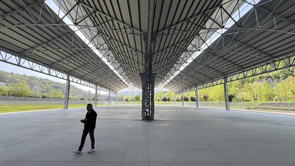 Langreo, La Felguera. Visita al nuevo recinto ferial de Talleres del Conde.